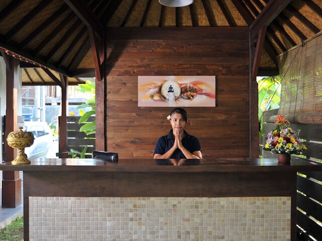 ガンガー ホテル & アパートメンツ