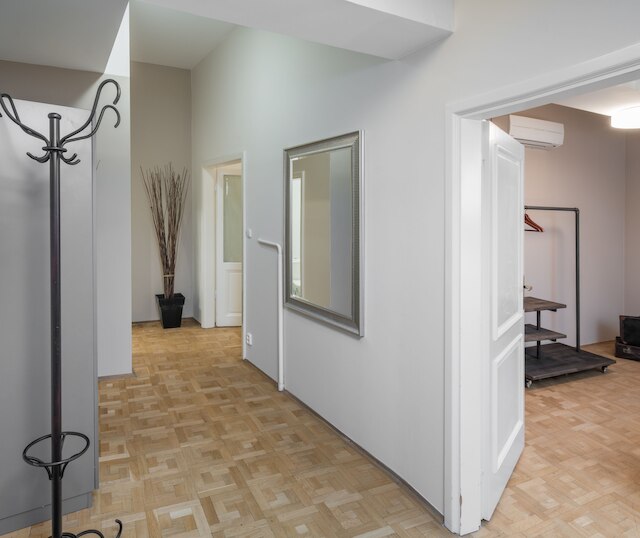 6大陸アパートメント by Adrez Living