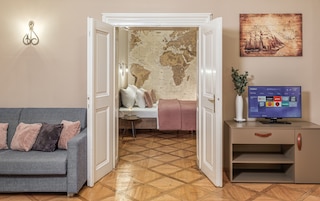 6大陸アパートメント by Adrez Living