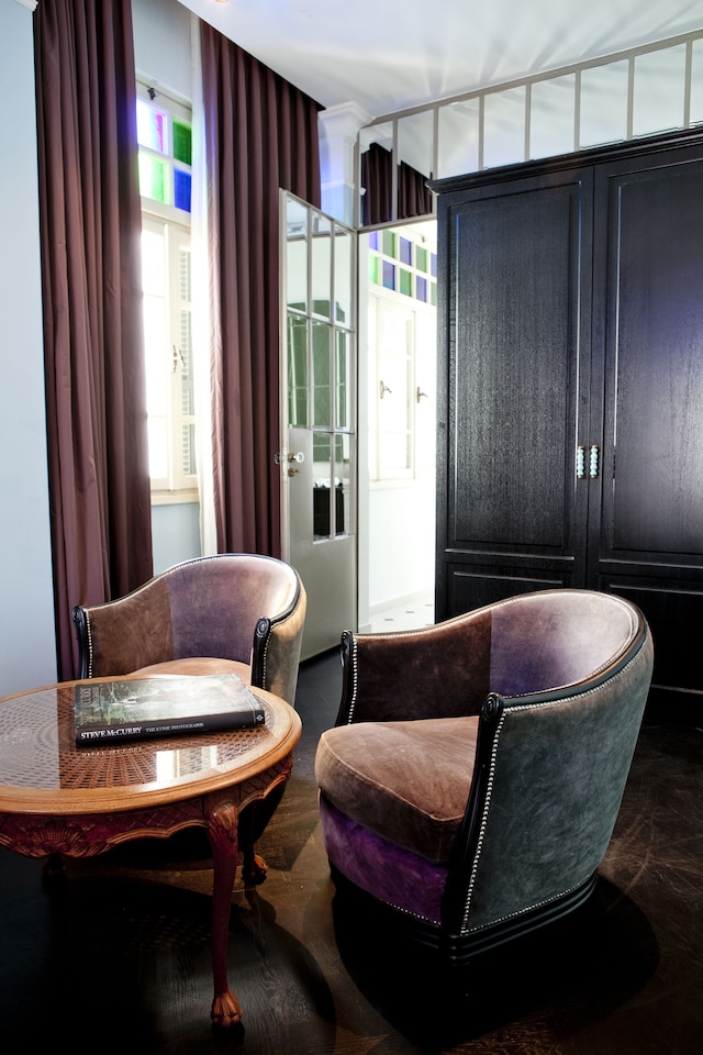 アルマ ホテル & ラウンジ