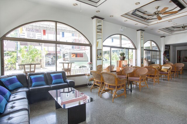 スーパー OYO 1096 ウィナー イン ホテル