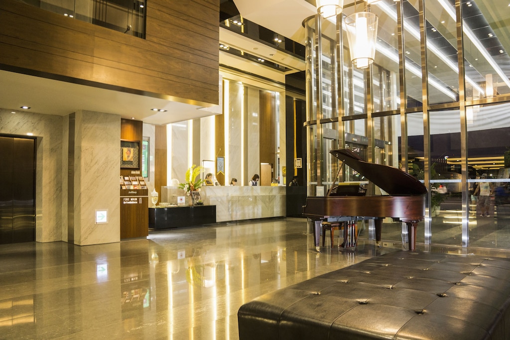 2.ジャストスリープ高雄中正館 (捷絲旅高雄中正館)