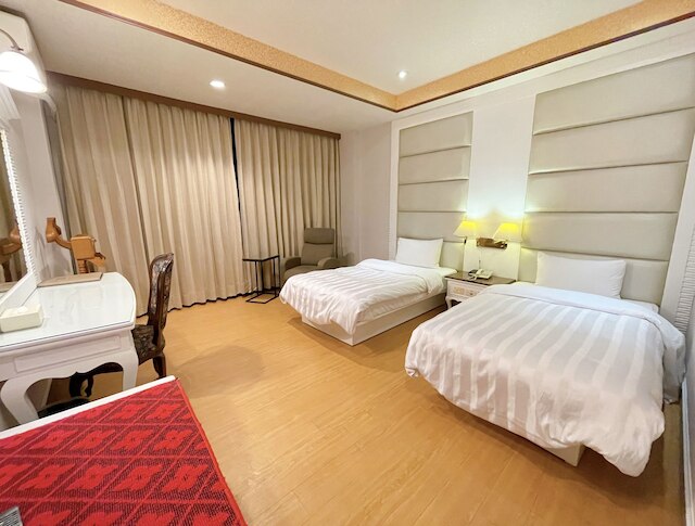 ウェンピン ホテル ピア 2 (高雄文宾大饭店 - 驳二馆)