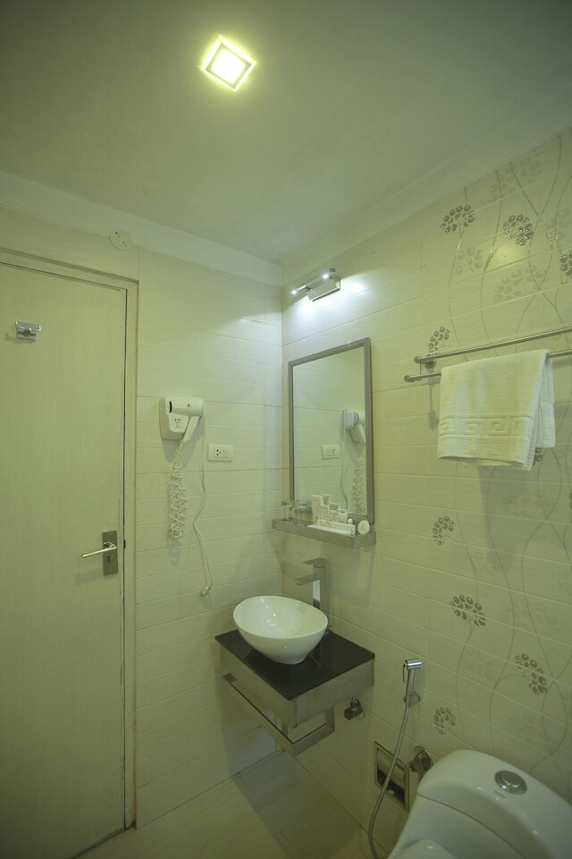 ジ アイリス ホテル