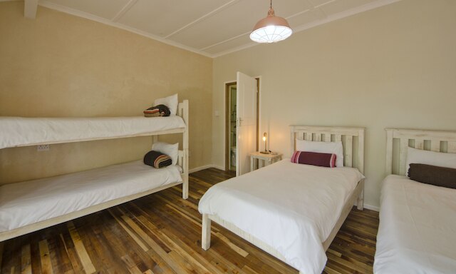 アイランド バイブ クニスナ ホステル