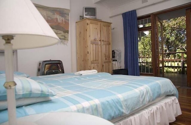 アイランド バイブ クニスナ ホステル