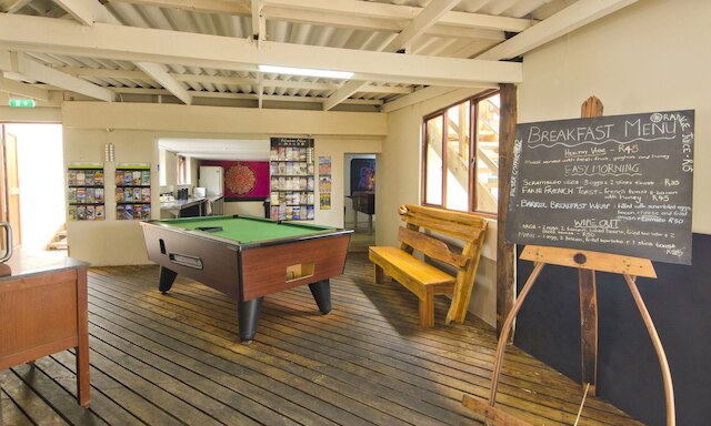 アイランド バイブ クニスナ ホステル