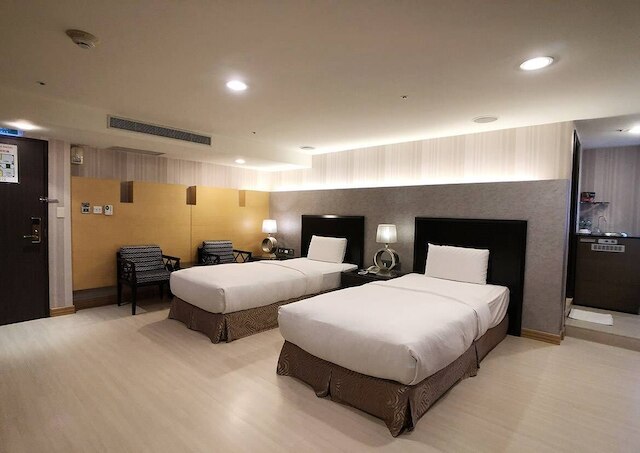 シーズーワン ホテル - 高雄駅 (高雄西子灣大飯店-站前館)