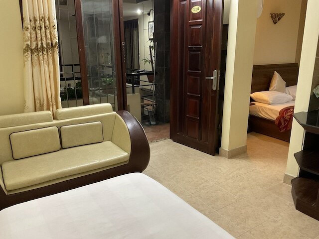 ミン チャウ ホテル