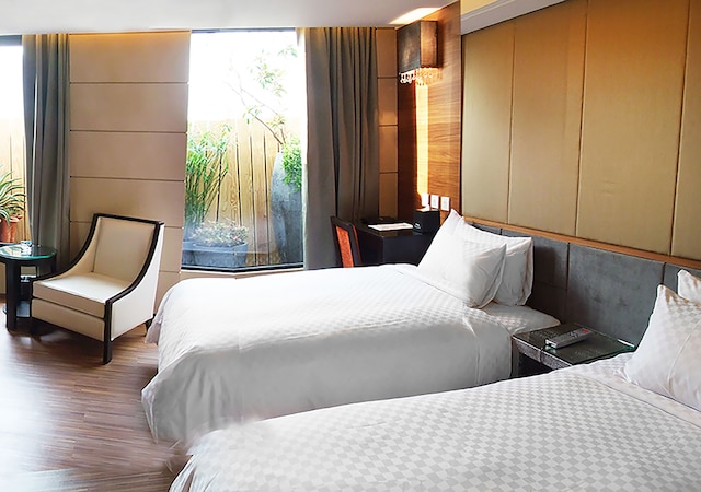 ロイヤル グループ ホテル チュンシャン ブランチ (御宿商旅中山館)