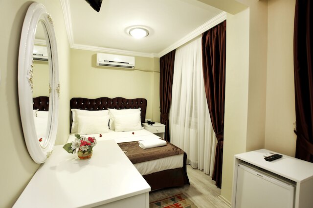 スピネル ホテル