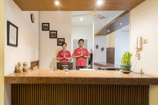 ポンコウィナタン ホテル