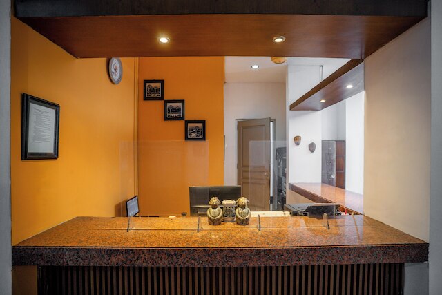 ポンコウィナタン ホテル