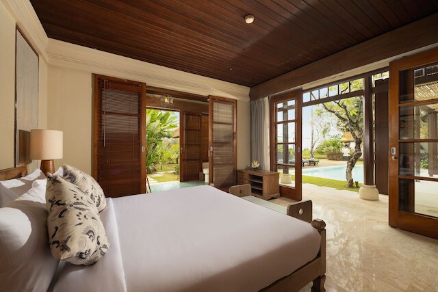 ジンバラン ビーチ ヴィラス、ナクラ