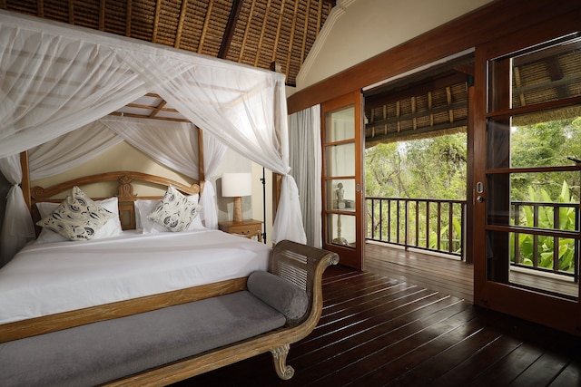 ジンバラン ビーチ ヴィラス、ナクラ