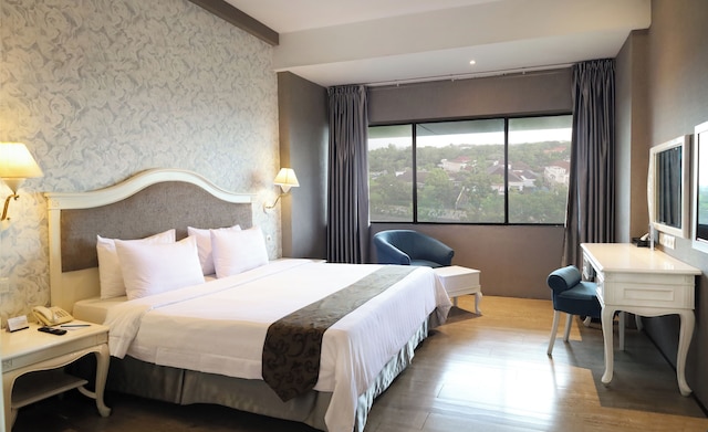 ル ポローニア ホテル & コンベンション メダン