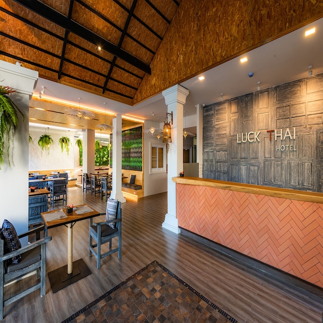 ラック タイ ホテル