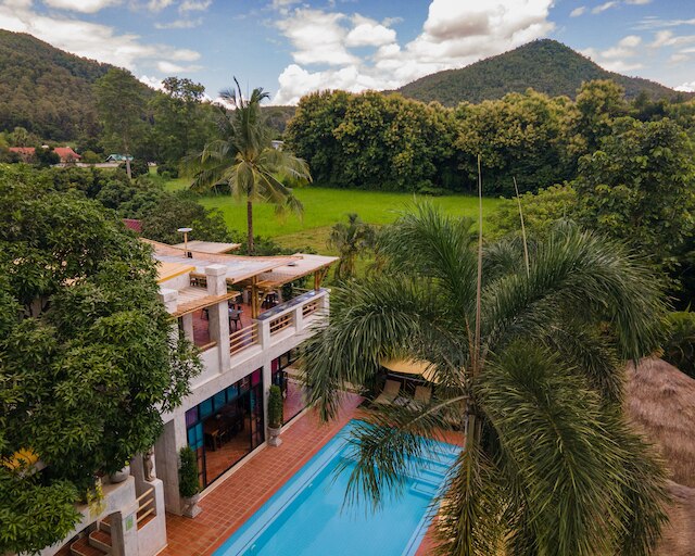 バーンポン ロッジ