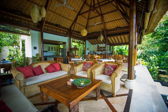 アモリ ヴィラズ