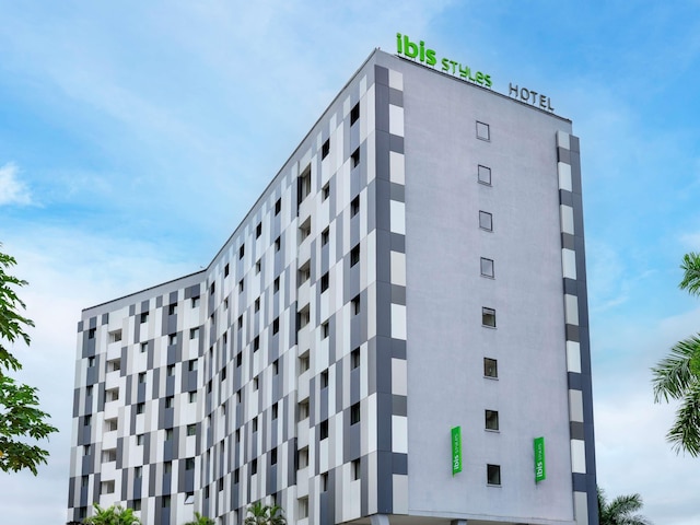 イビス スタイルズ アクラ エアポート