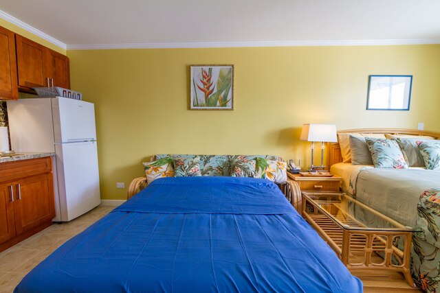 トロピカル スタジオズ アット マリーン サーフ ワイキキ