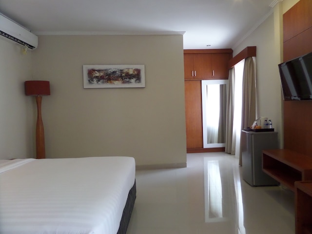 スヴァルナ ホテル サヌール