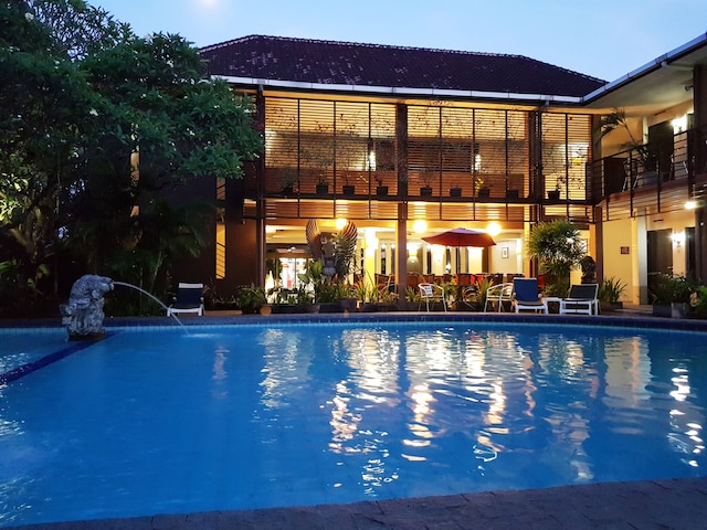 サヌール アグン ホテル