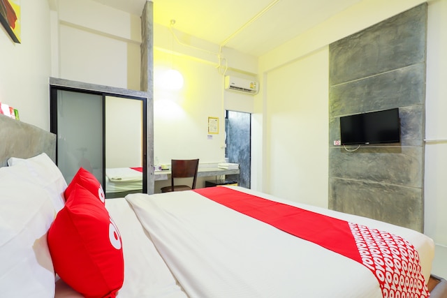 OYO 412 セブン デイズ ホテル