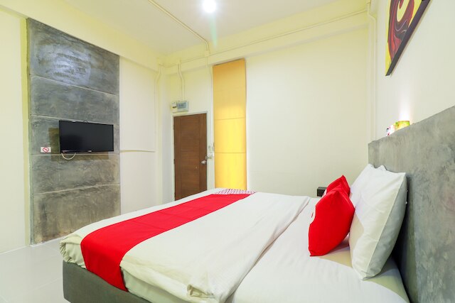 OYO 412 セブン デイズ ホテル