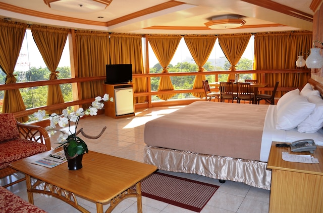 エレガント サークル イン