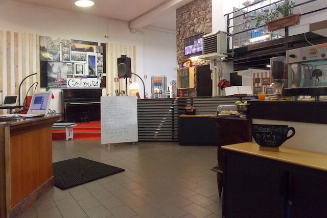 ホステル コロウス