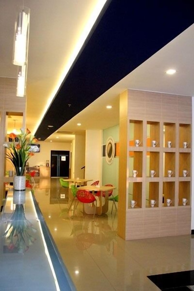 ゾディアック パスカル、カグム ホテルズ