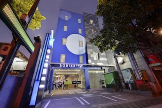 ゾディアック パスカル、カグム ホテルズ