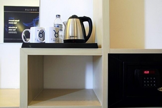 ゾディアック パスカル、カグム ホテルズ