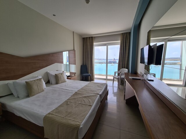 ウォーターズ エッジ