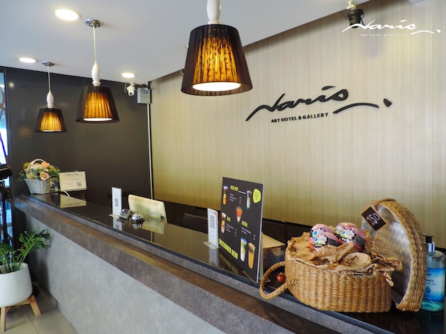 ナリス アート ホテル