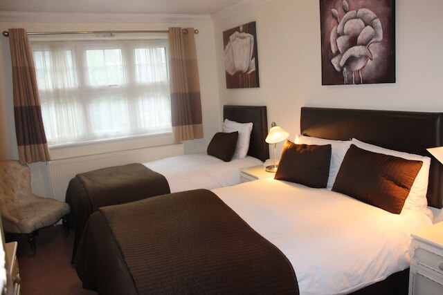 ローズビュー アレクサンドラ パレス ホテル