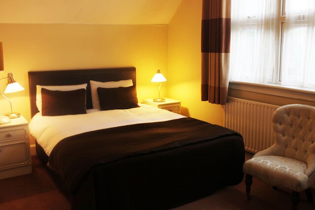 ローズビュー アレクサンドラ パレス ホテル