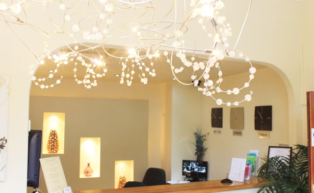 ローズビュー アレクサンドラ パレス ホテル