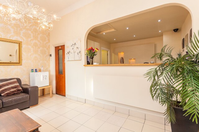 ローズビュー アレクサンドラ パレス ホテル