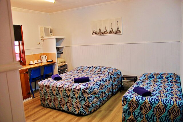 ブリスベン マナー ホテル