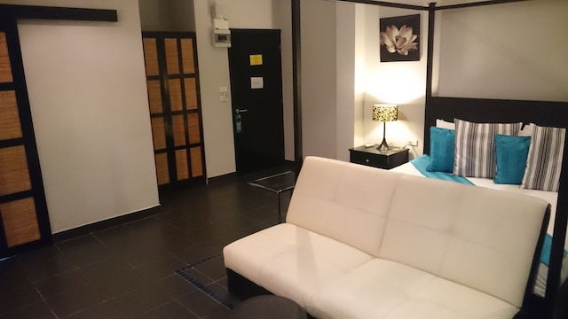 ザ ヴェニュー レジデンス アンド キャバレー