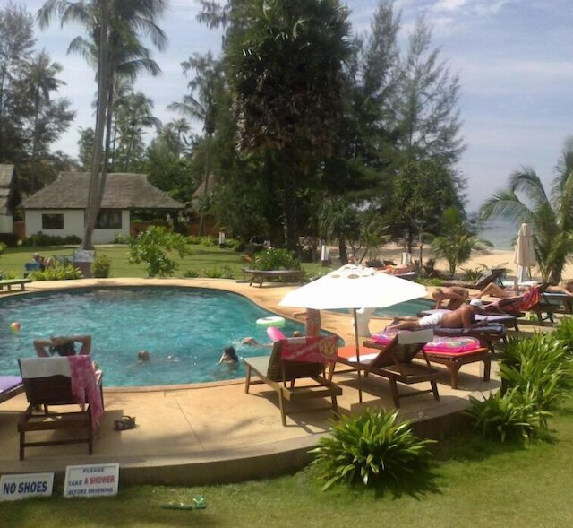 グッド デイズ ランタ ビーチ リゾート