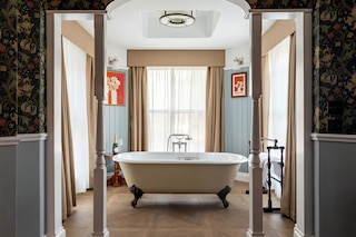 ザ ドライトン コート ホテル