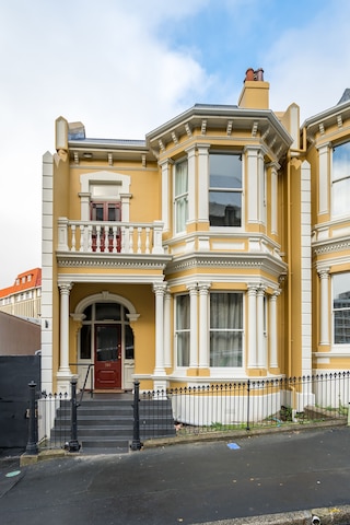 インナー シティ エレガンス オン スチュアート ストリート