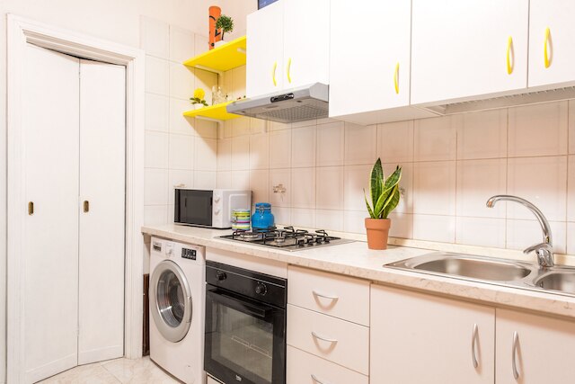 ア ドゥエ パッシ ダル テアトロ ポリテアマ