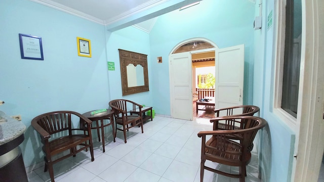 ホームステイシンプリーホーミーデカットツグジョグジャダンモンジャリ