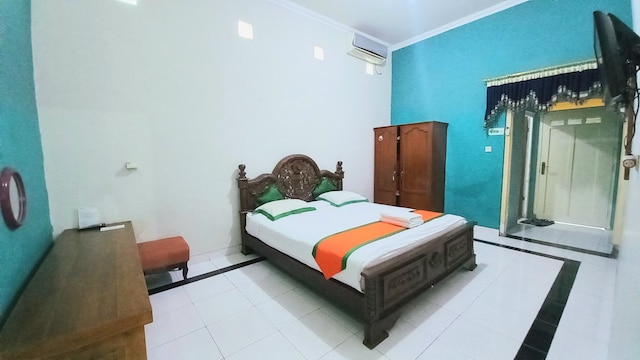 ホームステイシンプリーホーミーデカットツグジョグジャダンモンジャリ