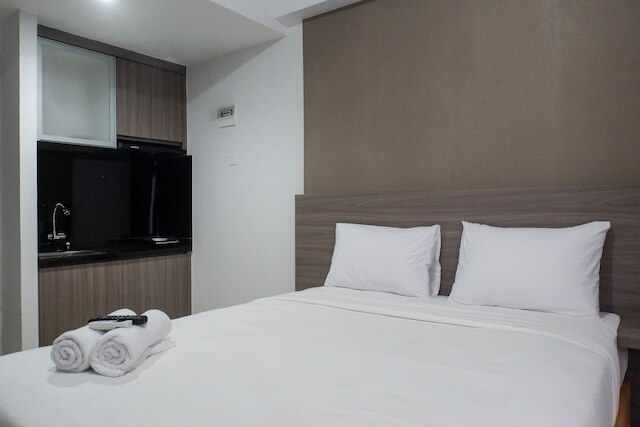 モダン スタジオ アット タマン メラティ アパートメント