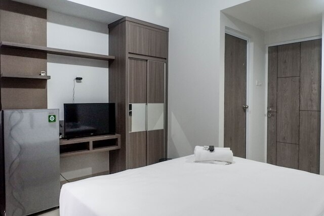 モダン スタジオ アット タマン メラティ アパートメント